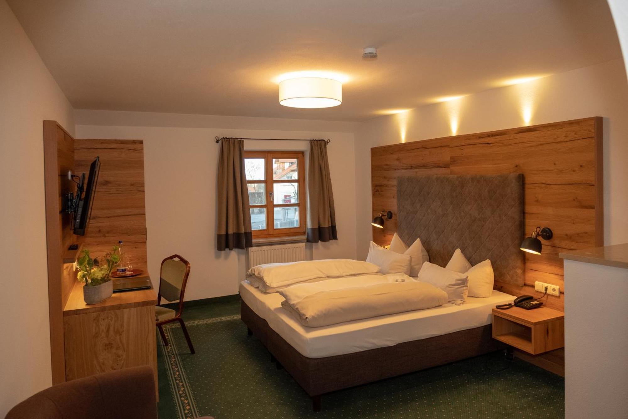 Hotel Der Obere Wirt Zum Queri à Andechs Extérieur photo